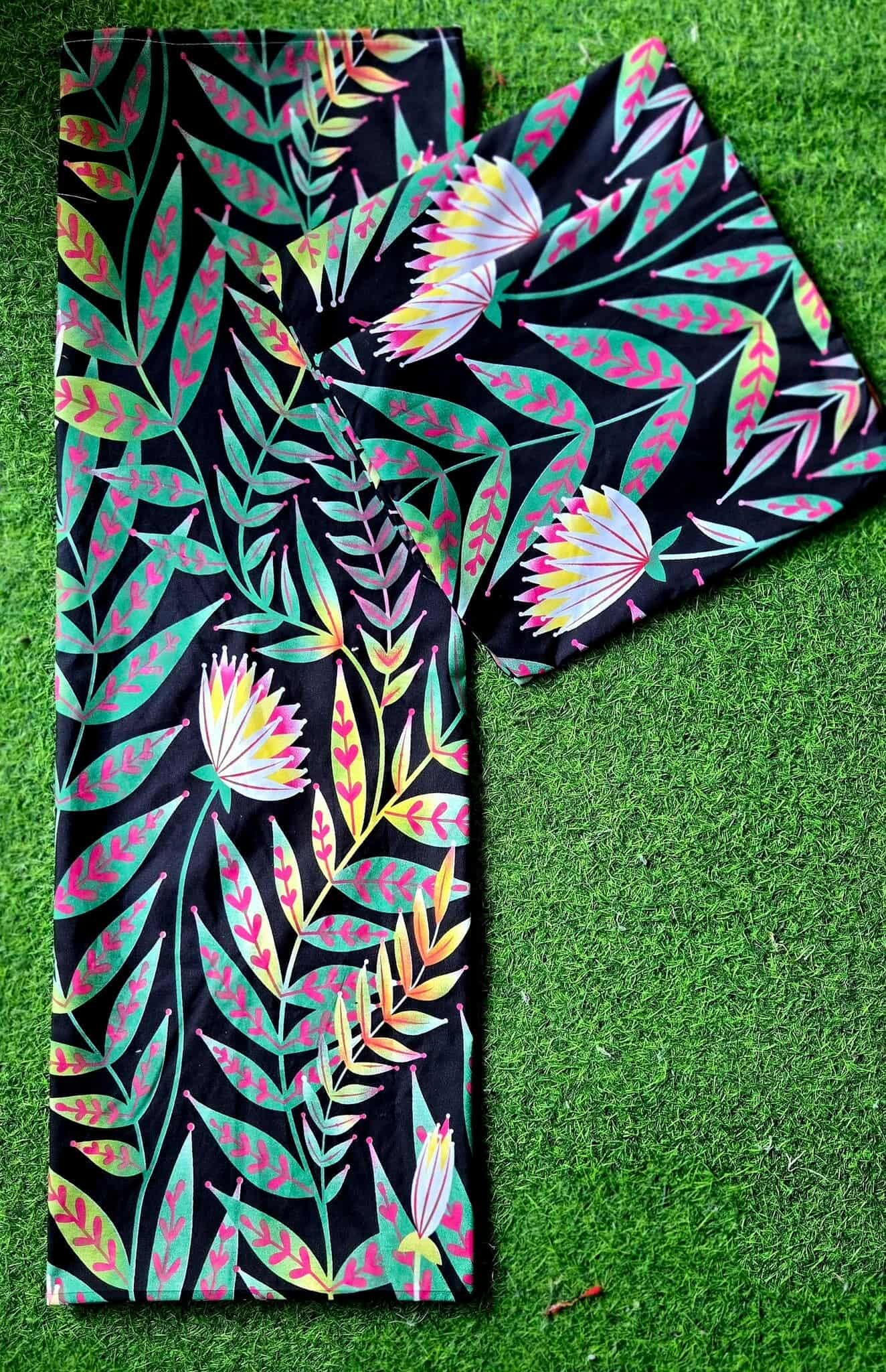 1 Large kumot + 2 Large Zipper Pillowcase